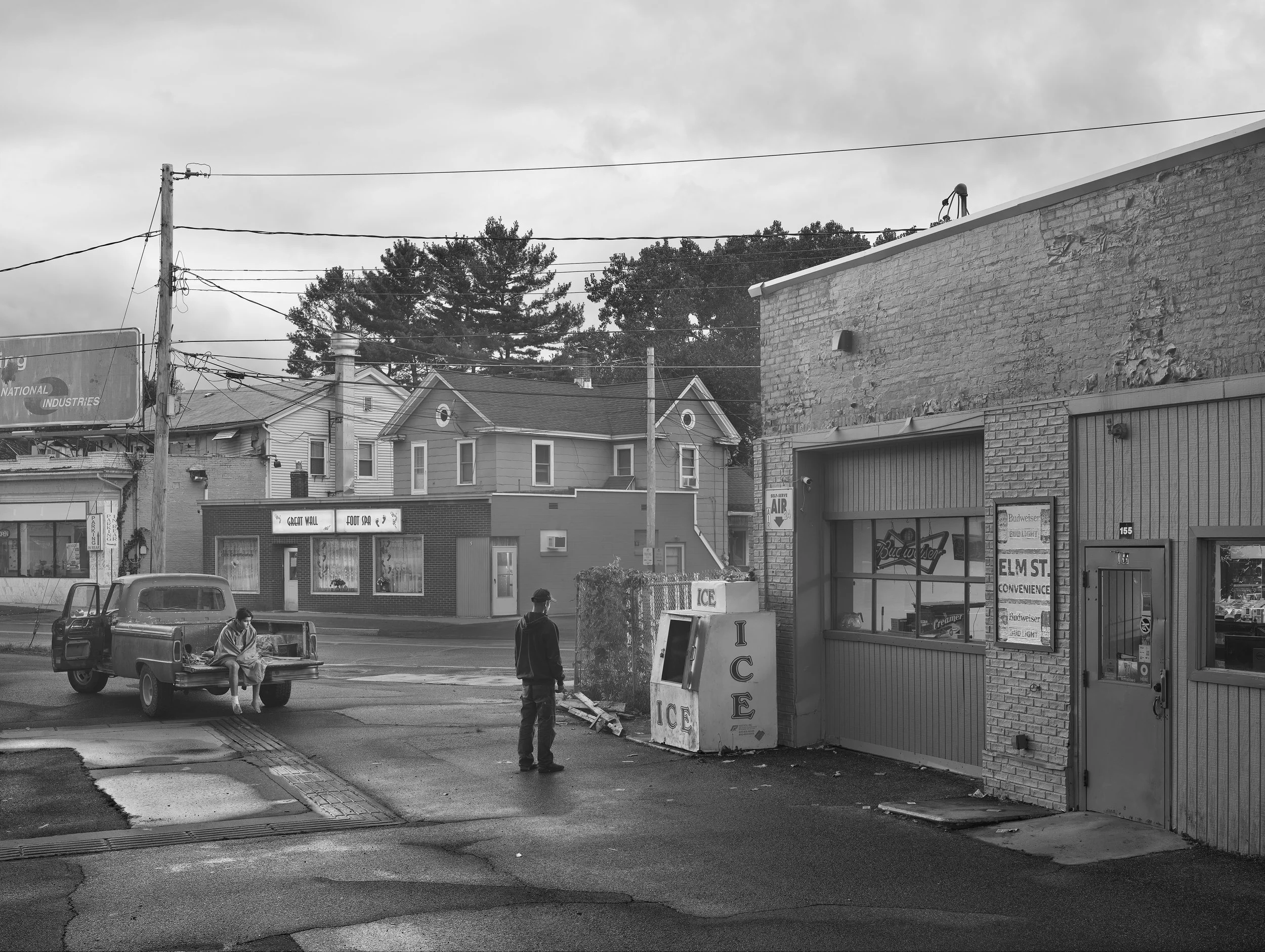 Gregory Crewdson: Eveningside | TEMPLON Gallery — Musée Magazine